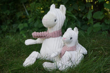 Load image into Gallery viewer, Lillie Llama Knottie